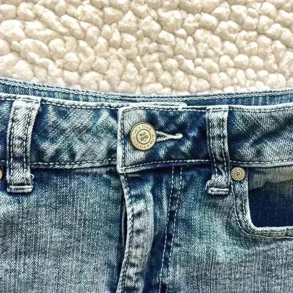 Altar’d State Bleached Faded Distressed Frayed‎ Denim Cheeky Shorts Size 24